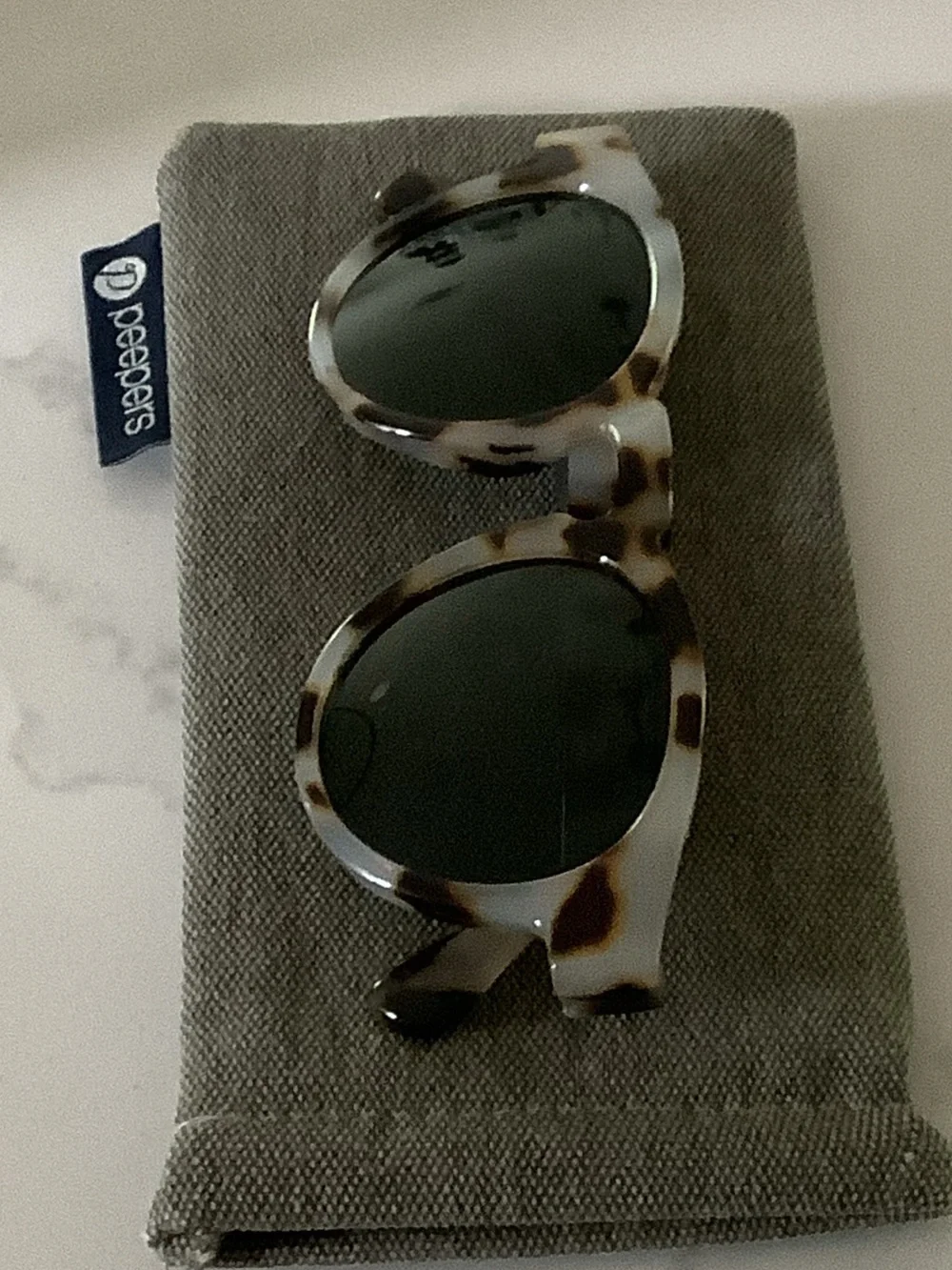 PEEPERS ~ Tortoiseshell Round Sunglasses with Green Lenses